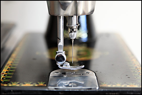 The Vintage Singer Sewing Machine Blog: Get That Silver Shiny!  Sewing  machines best, Singer sewing machine, Sewing machine repair